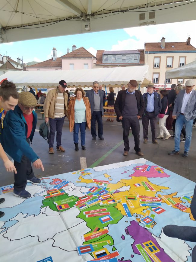 13 mai_St Dié des Vosges_action militante carte géante (2)
